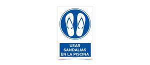 Use Sandalias en la Piscina